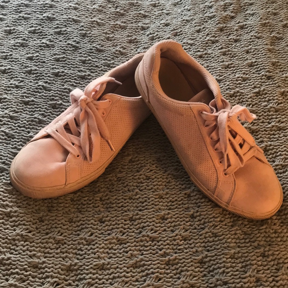 3/$25 Nautica matte pink shoes